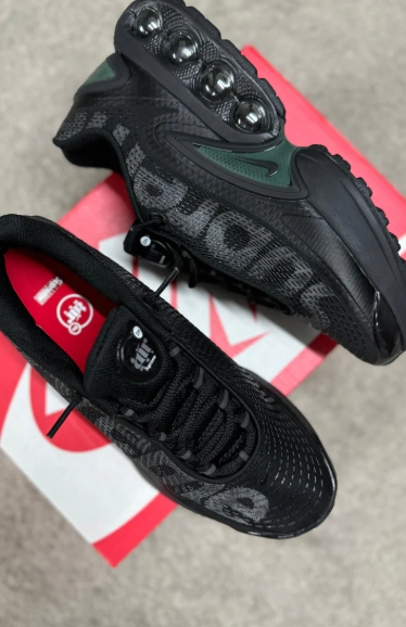 Nike Air Max DN x Supreme