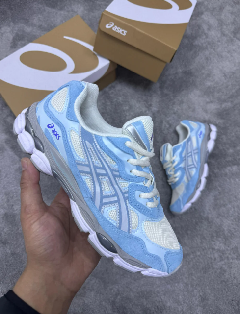 ASICS Zapatillas y Chandals