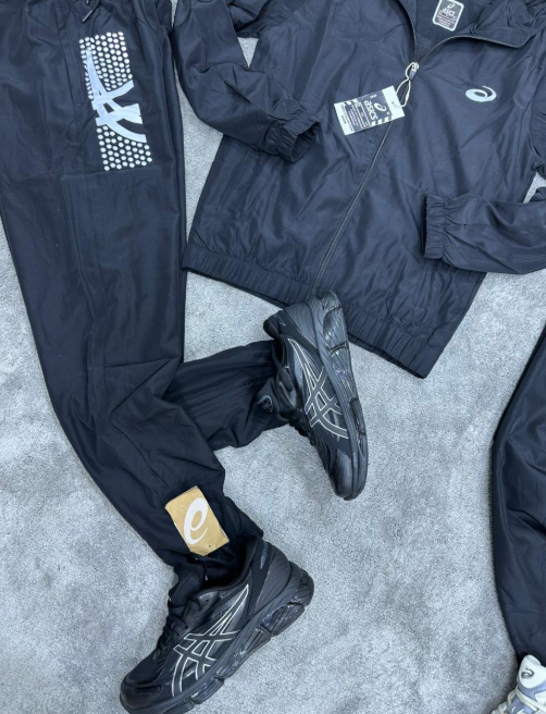 Chandal Asics "negro"