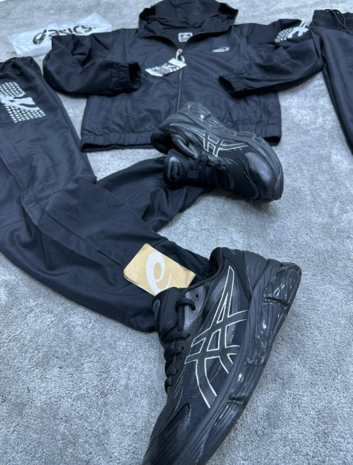 Chandal Asics "negro"