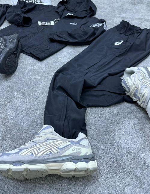 Chandal Asics "negro"