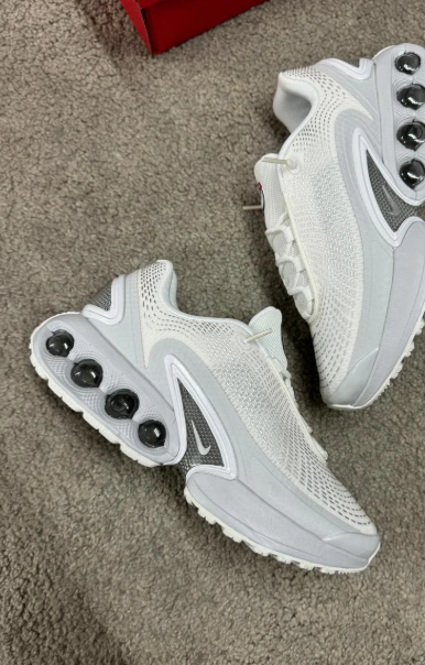 Nike Air Max DN (blancas)