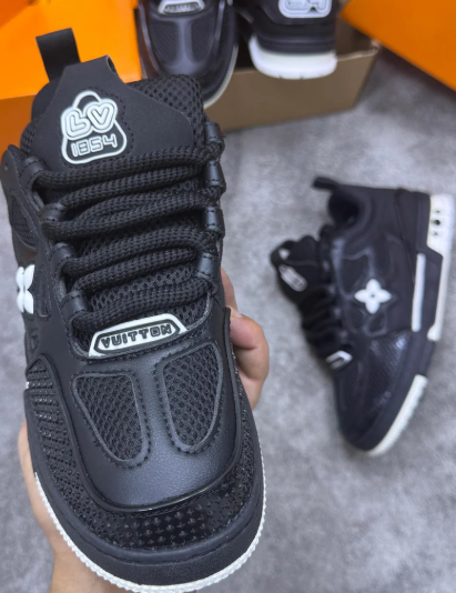 Louis Vuitton Skate (negras)