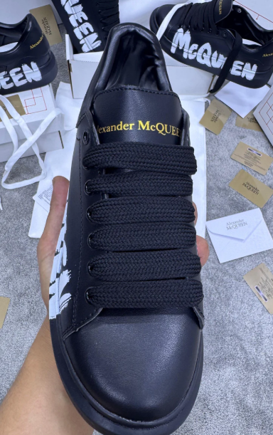 Alexender Mcqueen (negras con letras)