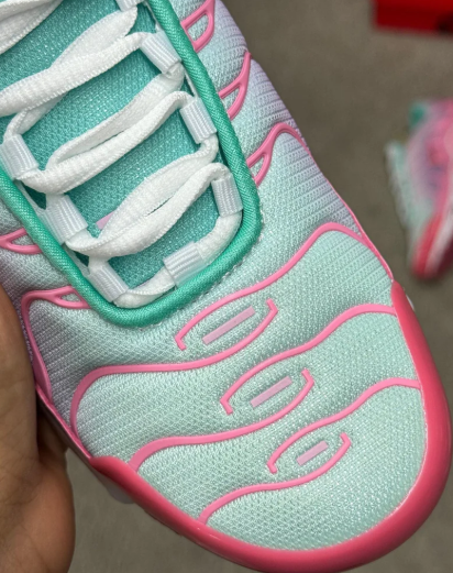 Nike TN (celeste y rosa)